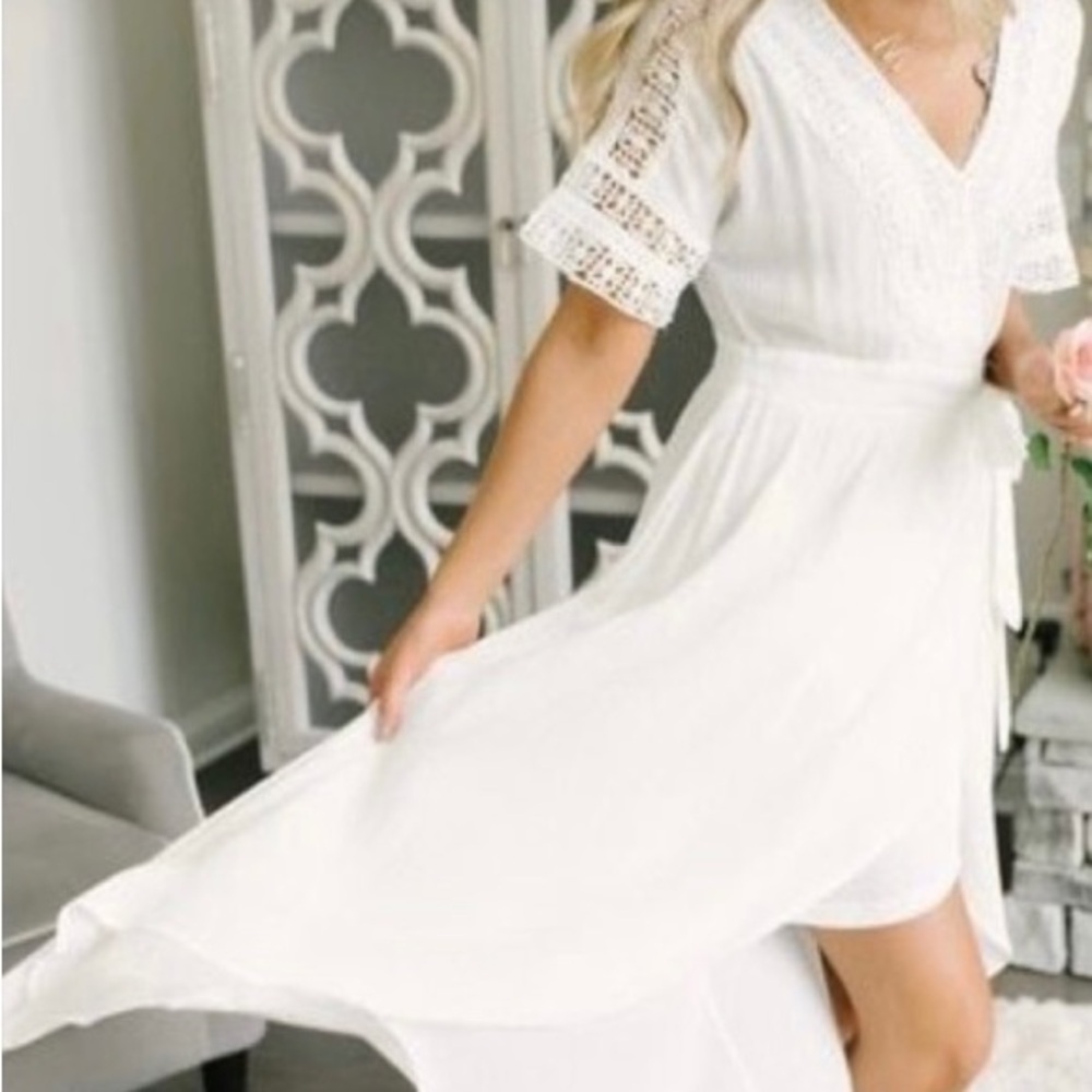 Magnolia boutique linen wrap dress. Size L